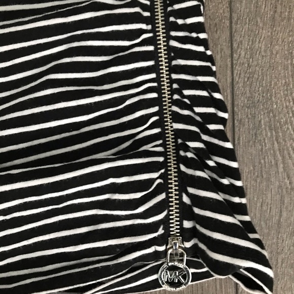 Michael Kors 3/4 sleeves top - Picture 3 of 5